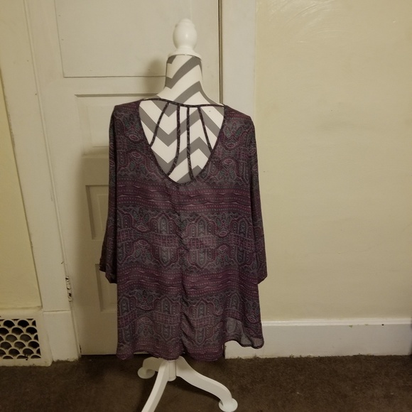 A beautiful see through top - Picture 3 of 4